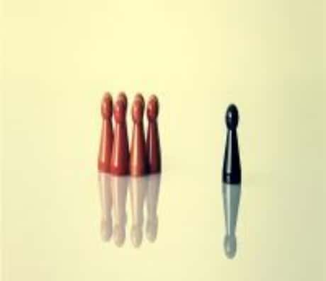 梦见自己被群体排斥