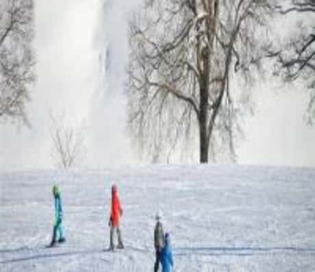 梦见和别人一起滑雪